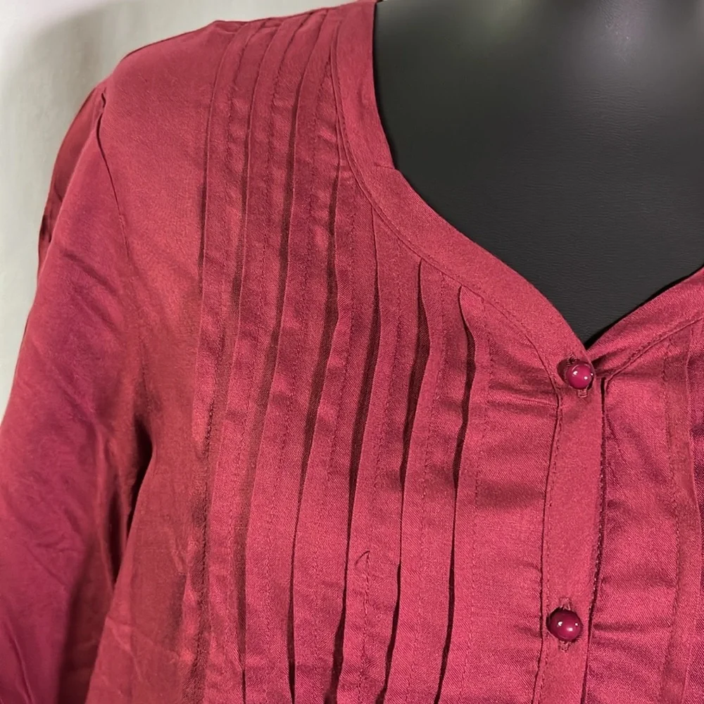 ๐ 6 for $35 โข NWOT Blair Burgundy Lace Accent Pleated Button Front Tunic Blouse - Picture 6 of 16